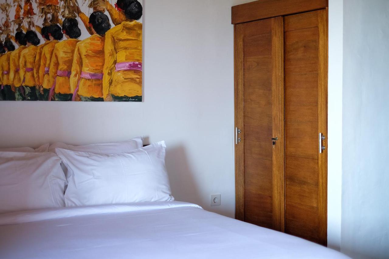 Dip & Doze Boutique Hostel Canggu  Bagian luar foto